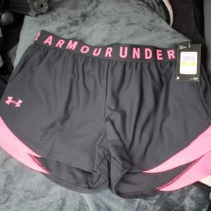 Women's under armor shorts size medium
